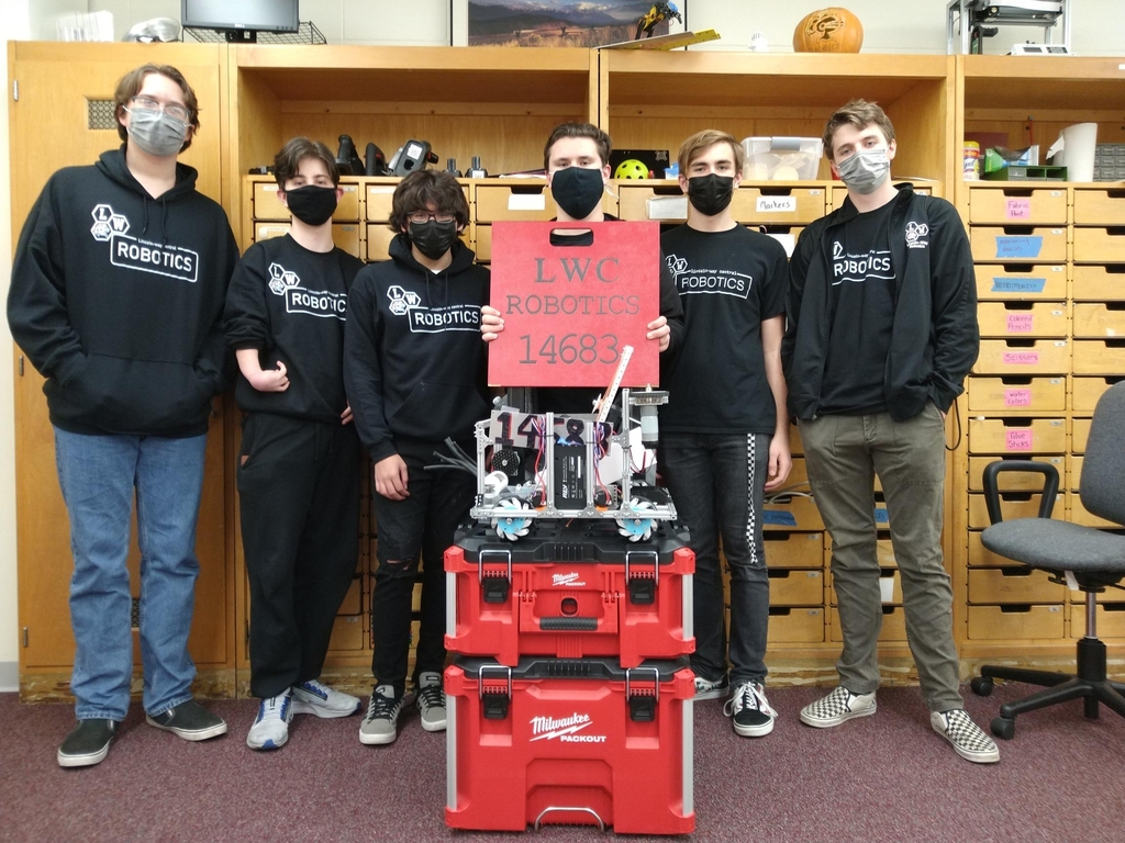 Last weekend, the Knights robotics team 14683 had a fantastic showing at the first competition of the year in Kankakee.  Mr. Drumheller, the club's sponsor, is excited to see what this group can do this year.  They have been meeting weekly since the beginning of the school year and their hard work is paying off.